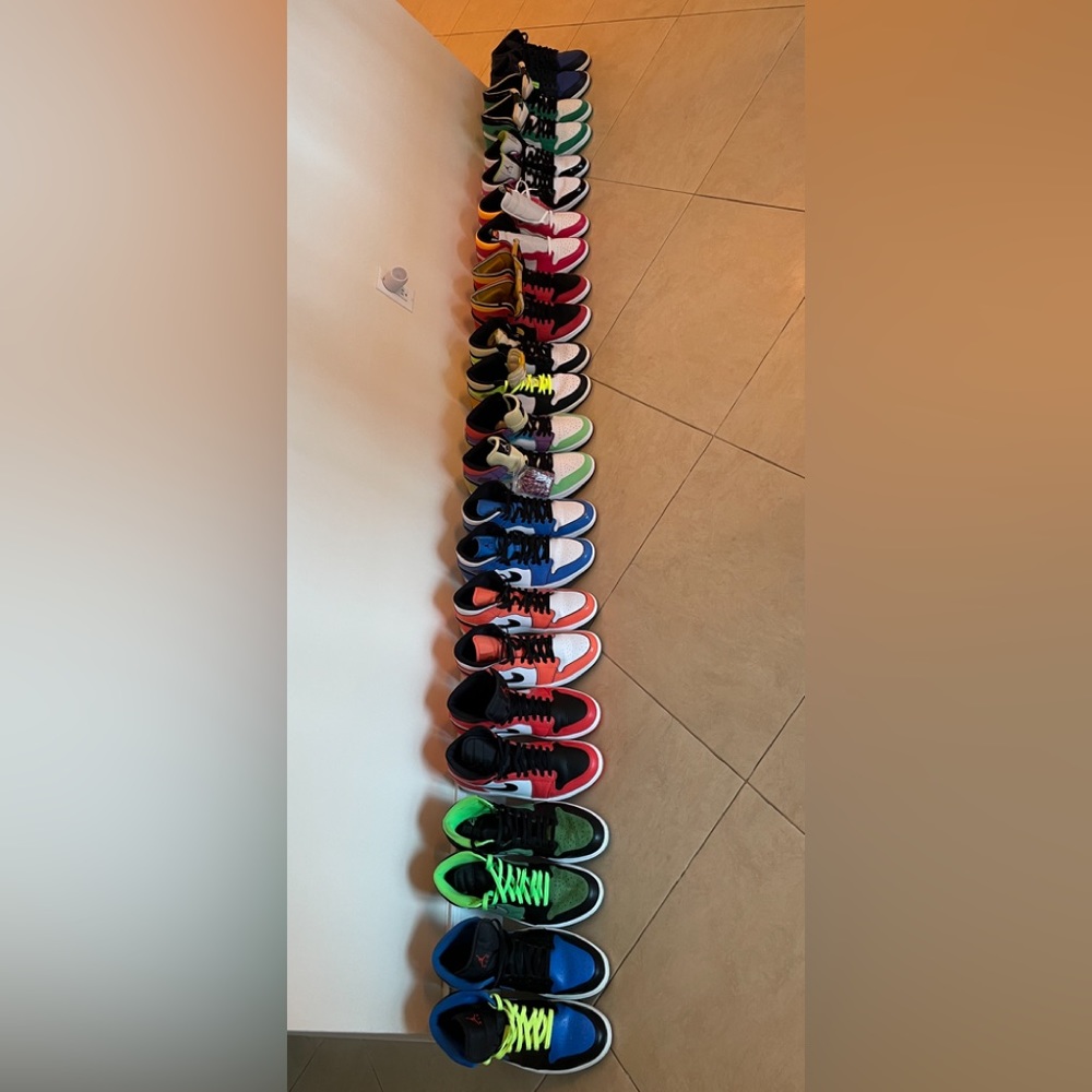 Large Collection Mens Air Jordan 1 High Mid Like New